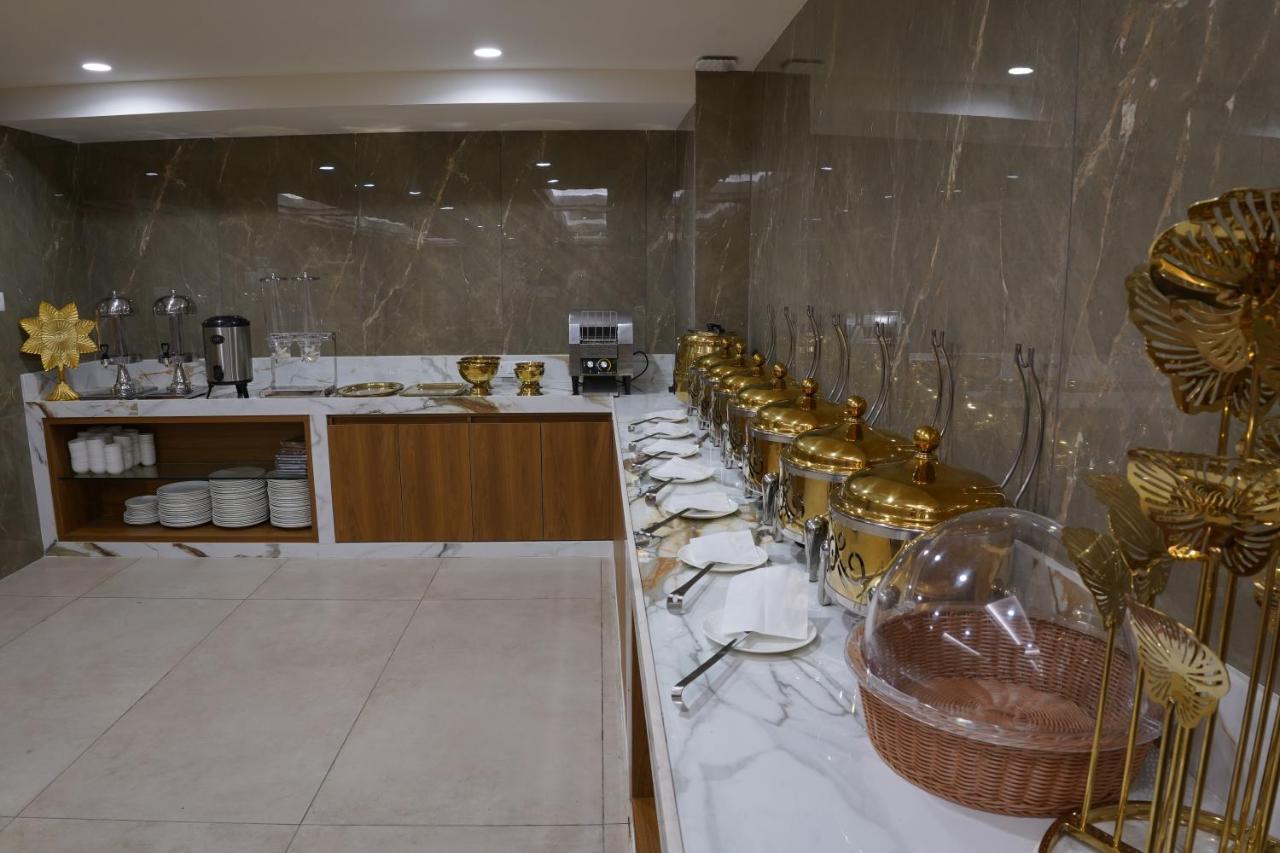 Hotel Stature Inn Kevadia Bagian luar foto