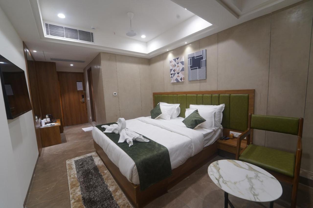 Hotel Stature Inn Kevadia Bagian luar foto